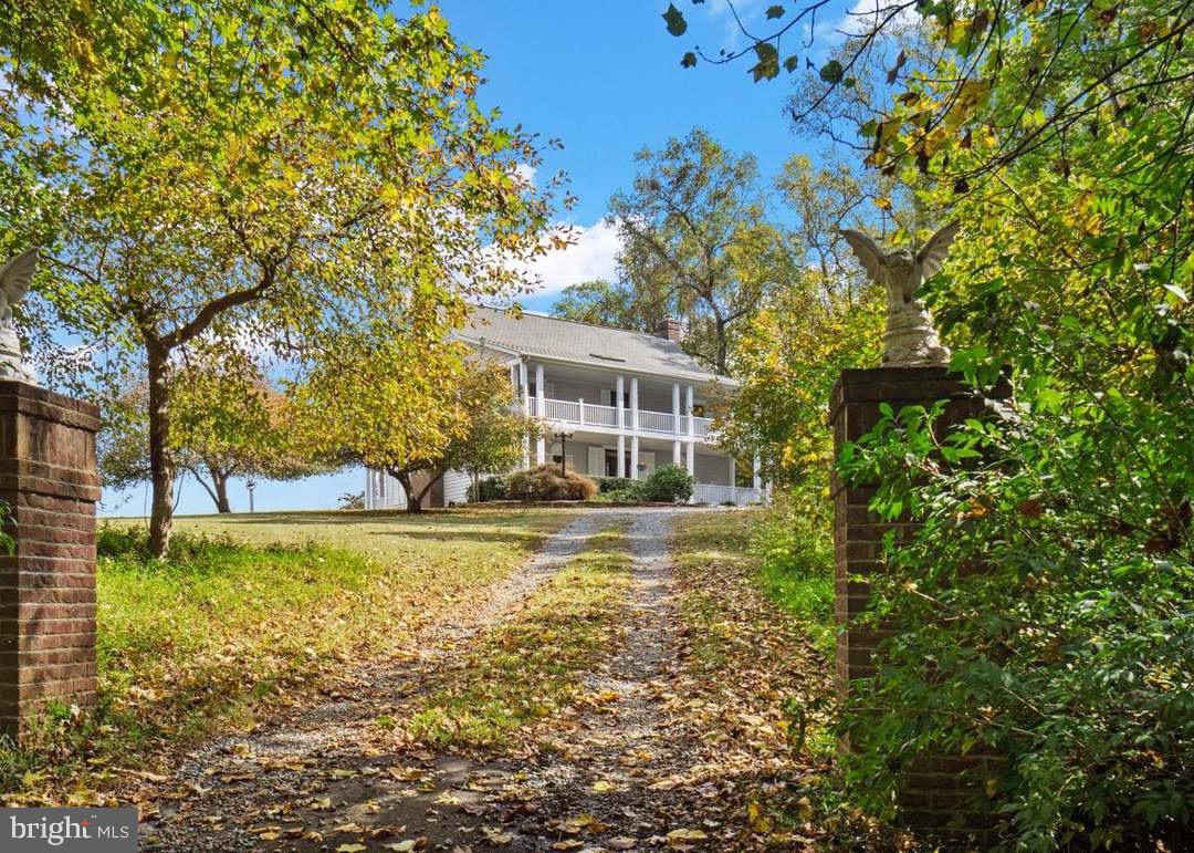 36 POCAHONTAS LN
