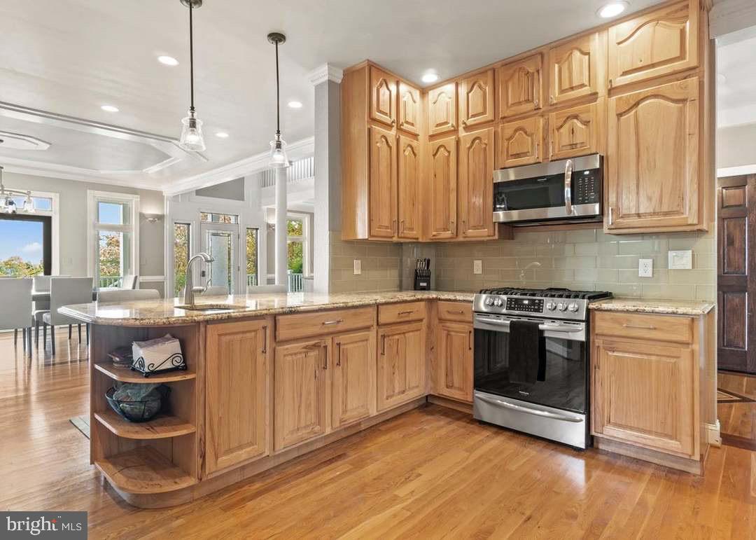 36 POCAHONTAS LN