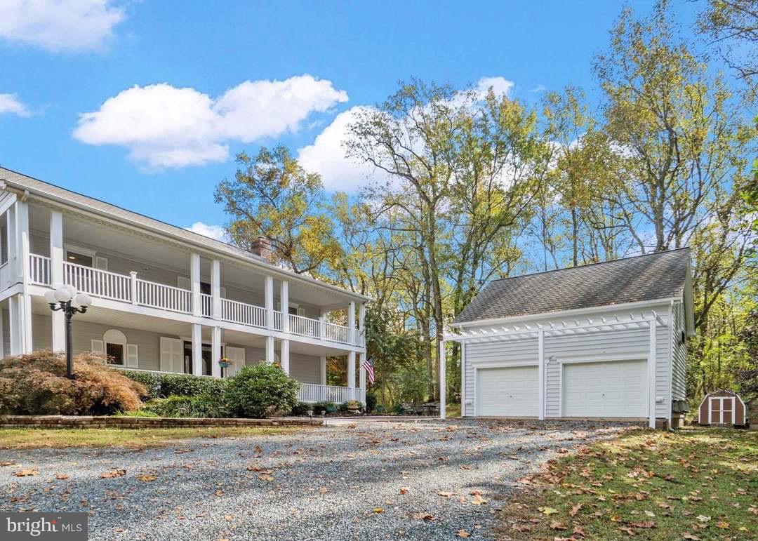 36 POCAHONTAS LN
