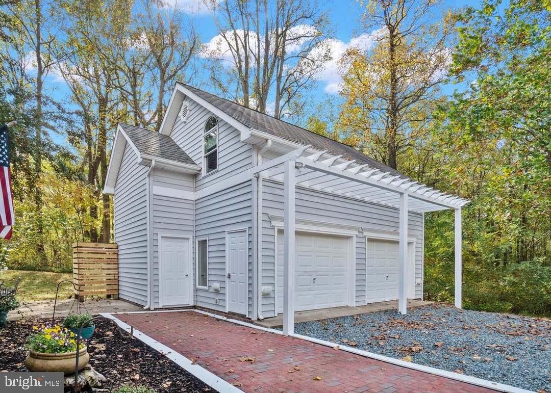 36 POCAHONTAS LN