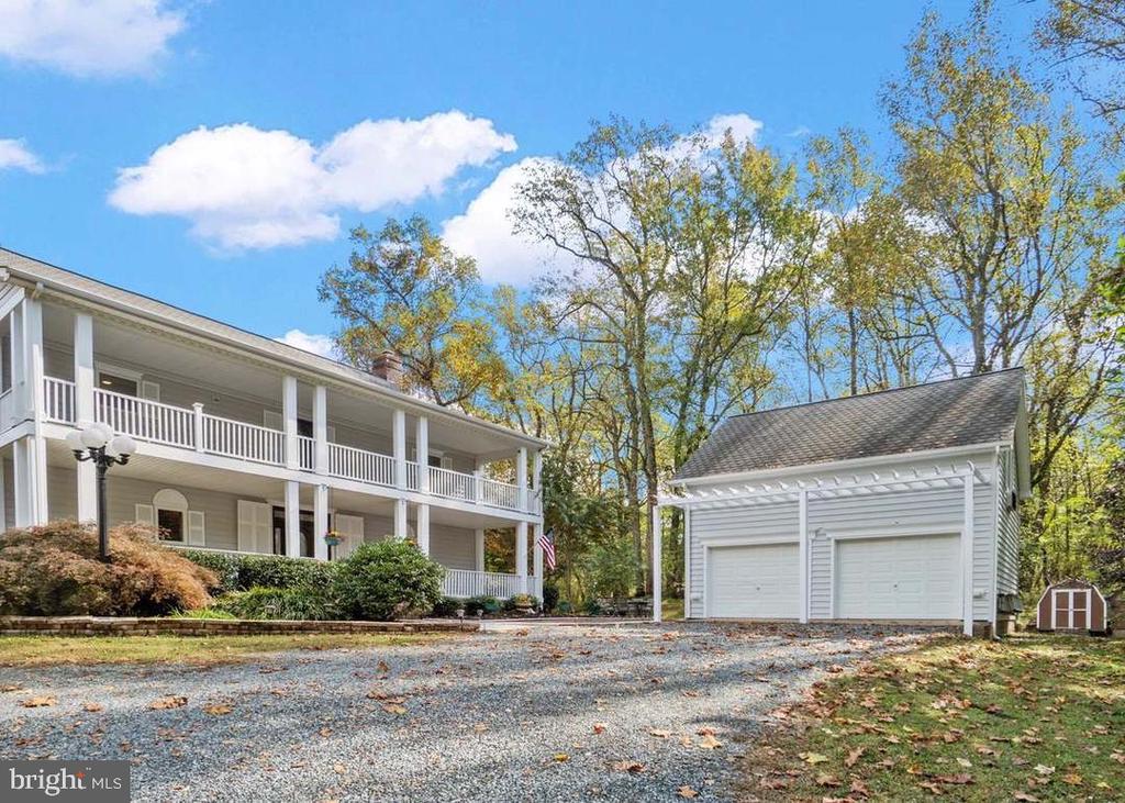 36 POCAHONTAS LN