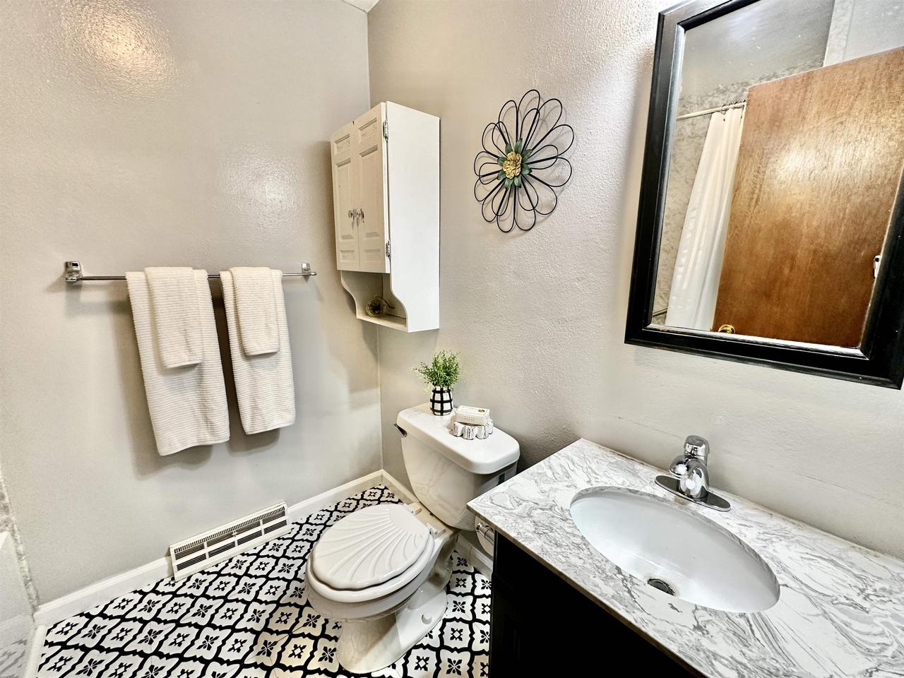 4326 South River Road