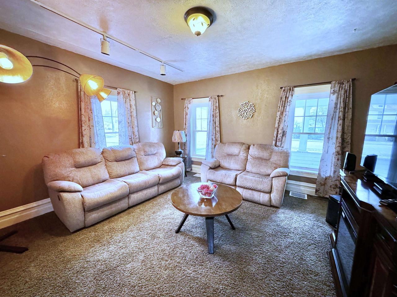 1221 North Washington Street