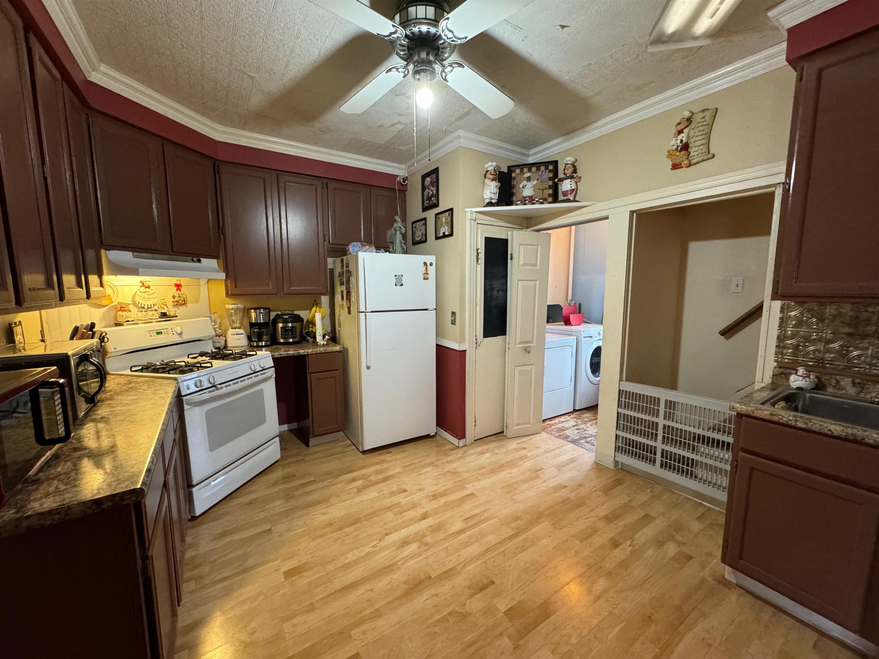 1221 N Washington Street