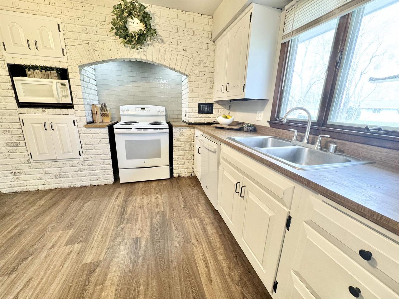 419 West Hilltop Trail