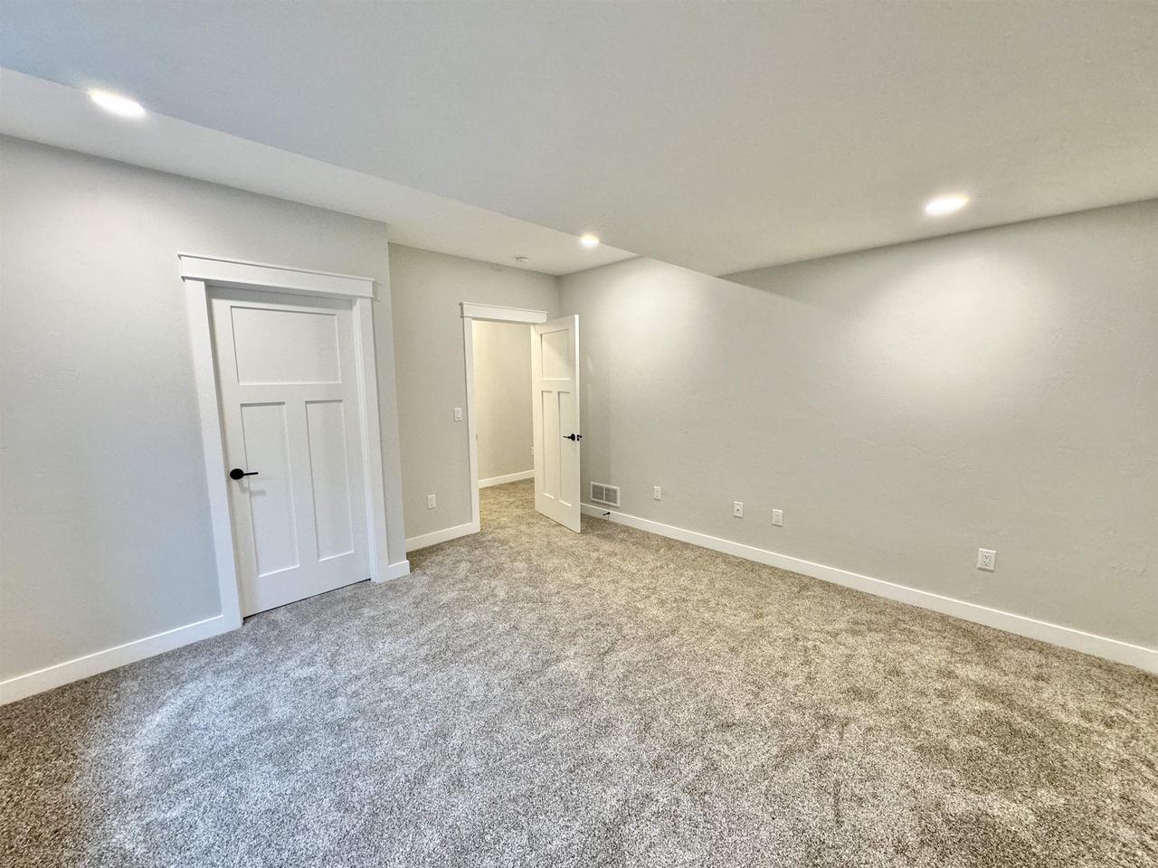 1813 Arbor Ridge Way