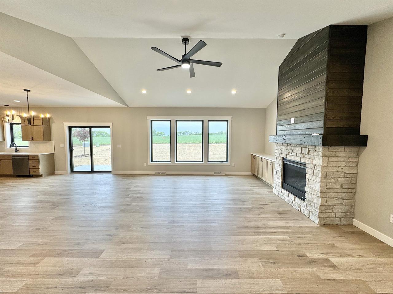 1813 Arbor Ridge Way