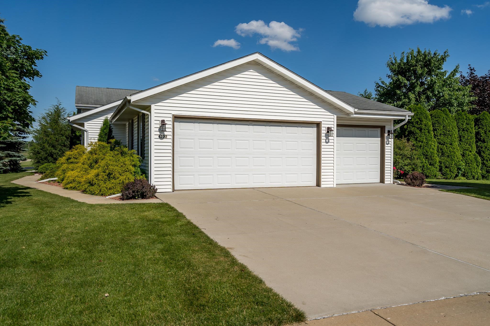 4232 Kingsford Drive