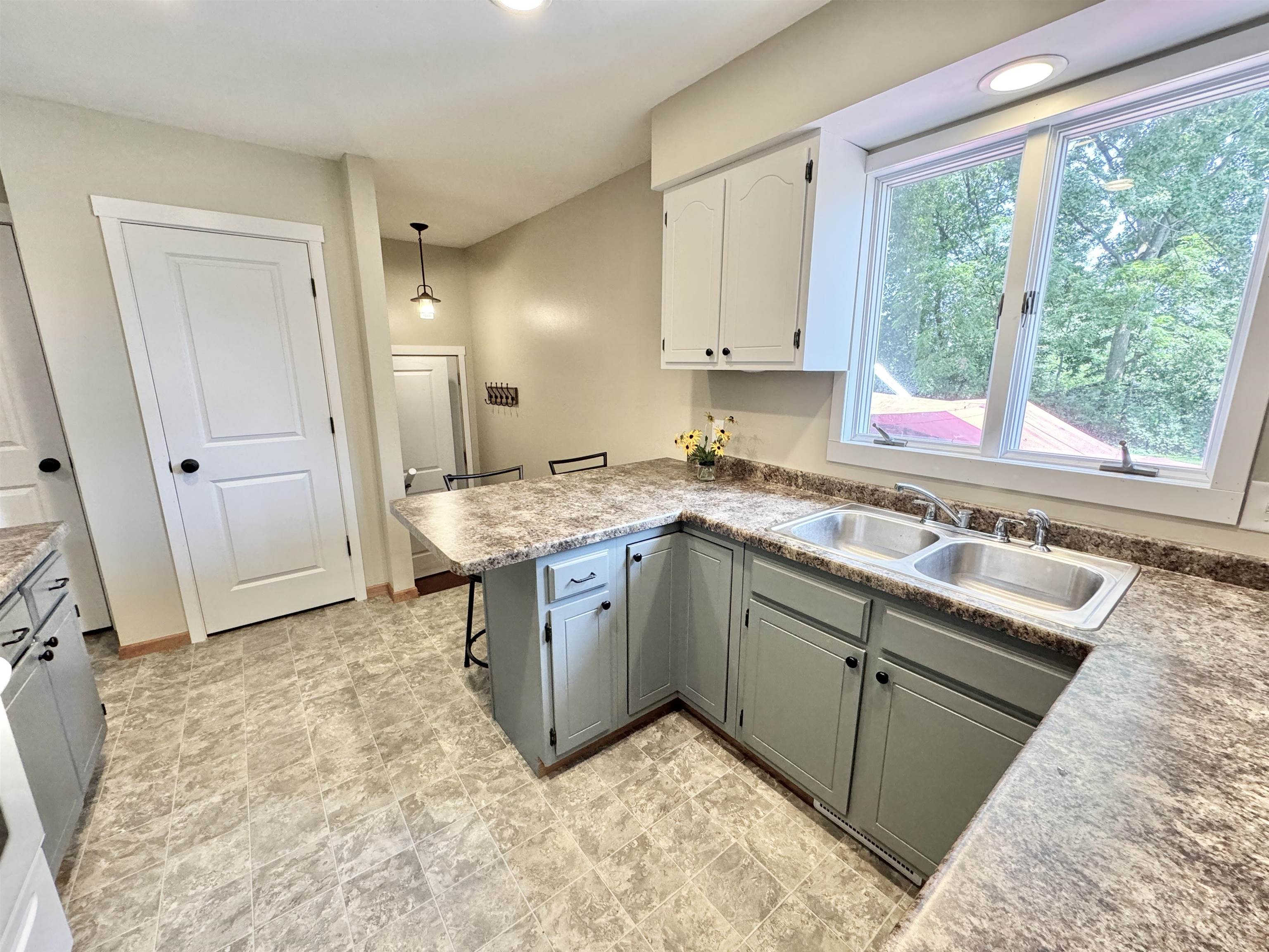 11643 N Parkview Drive