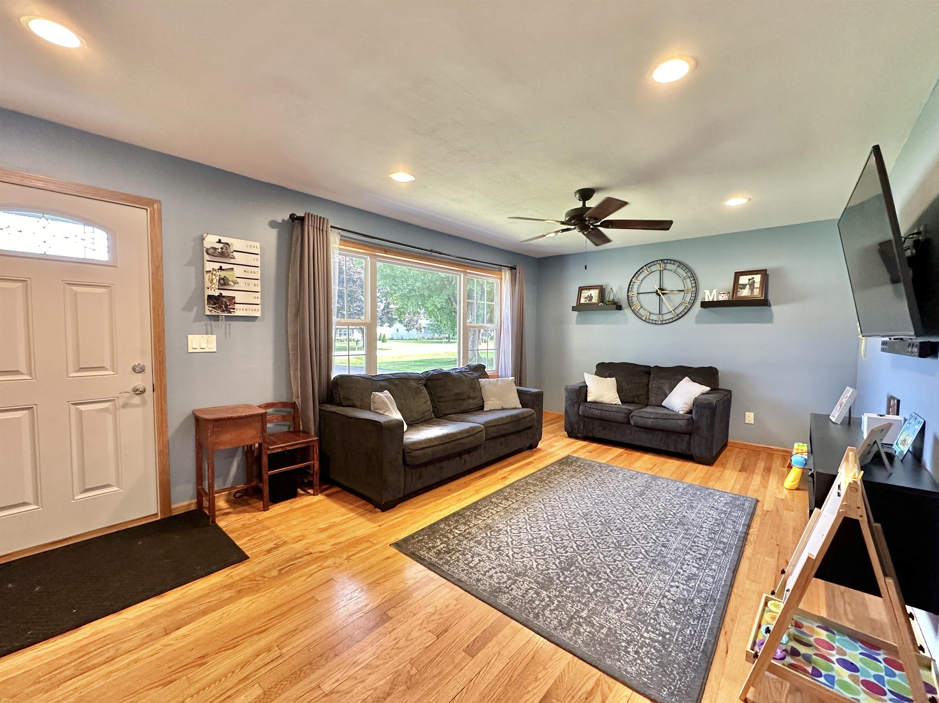 836 E Hart Road