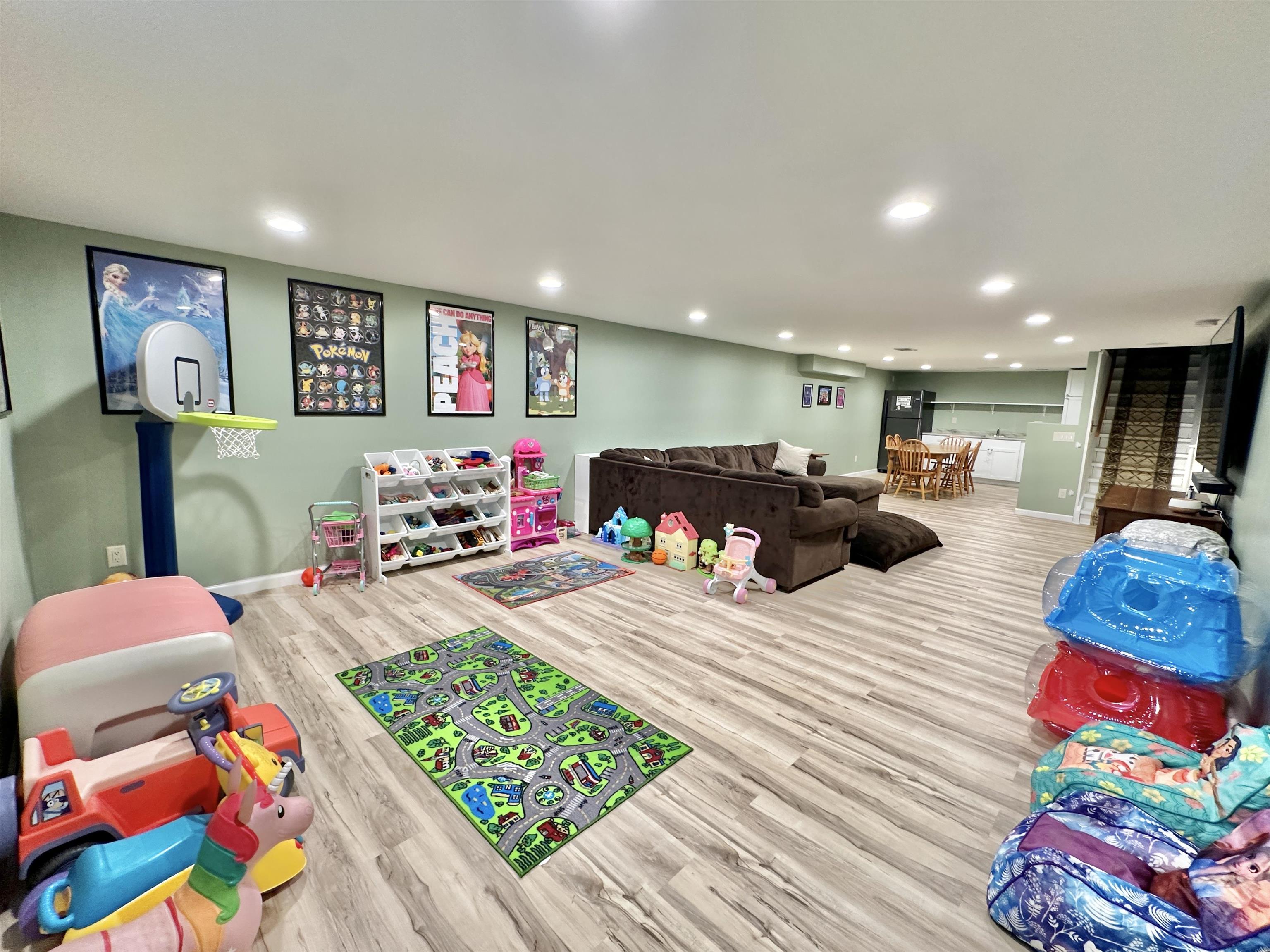 836 E Hart Road