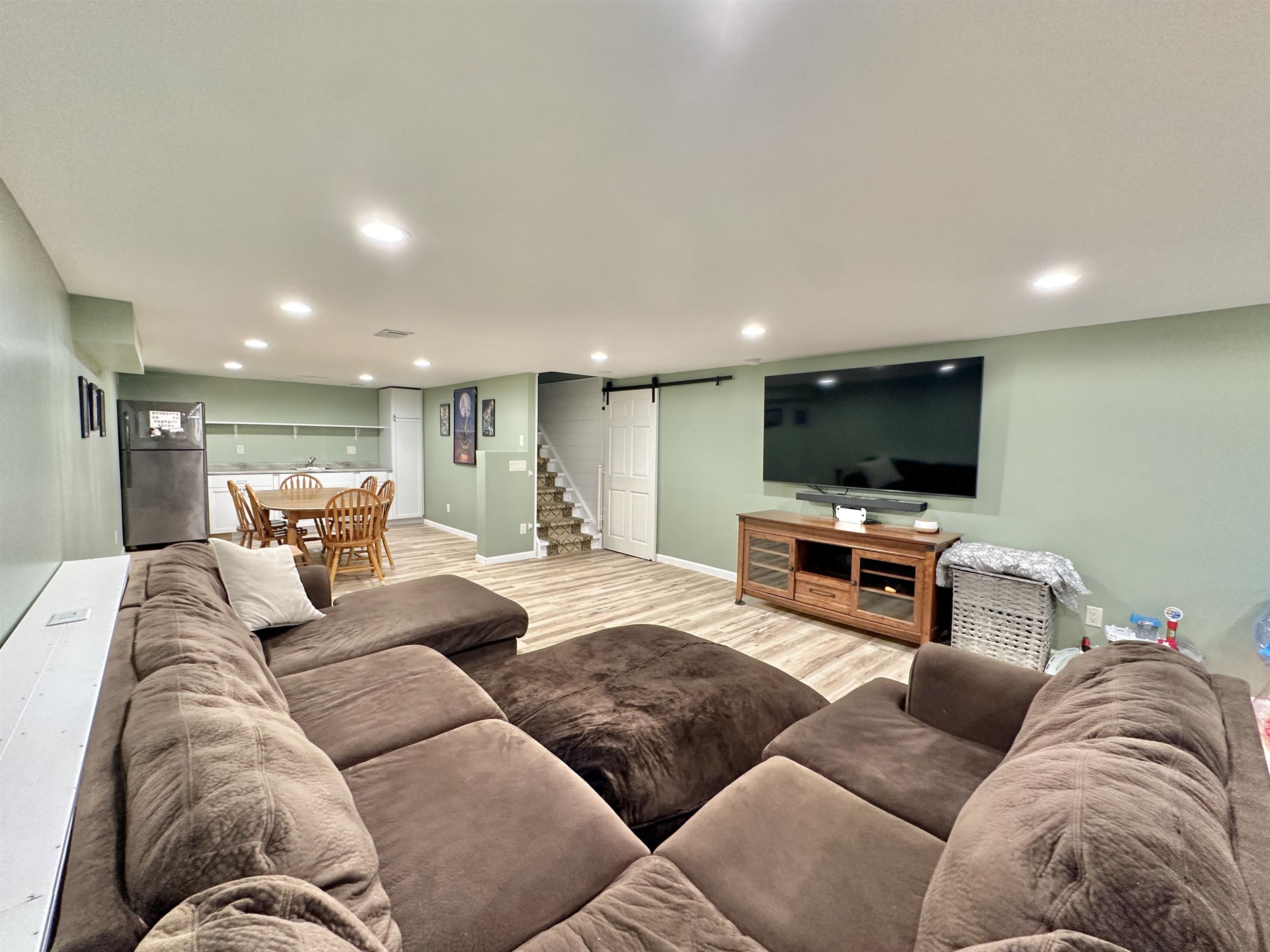 836 E Hart Road