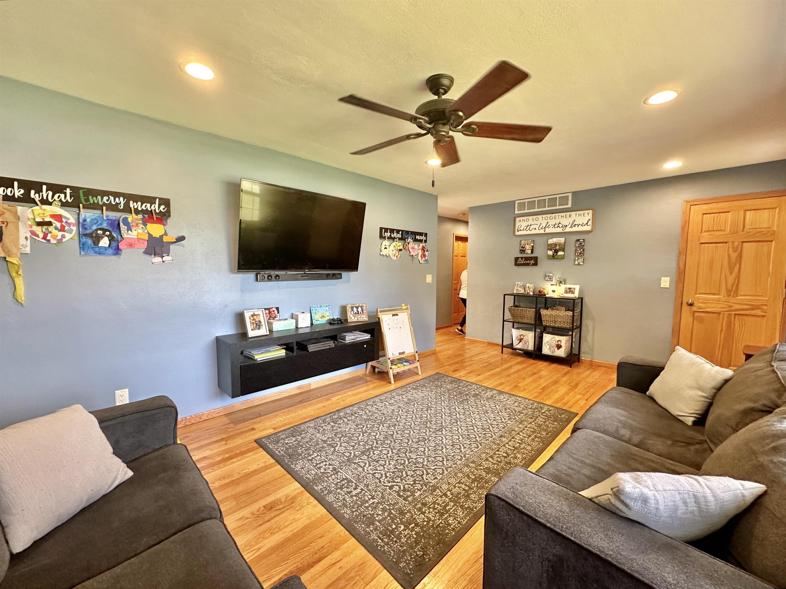 836 E Hart Road