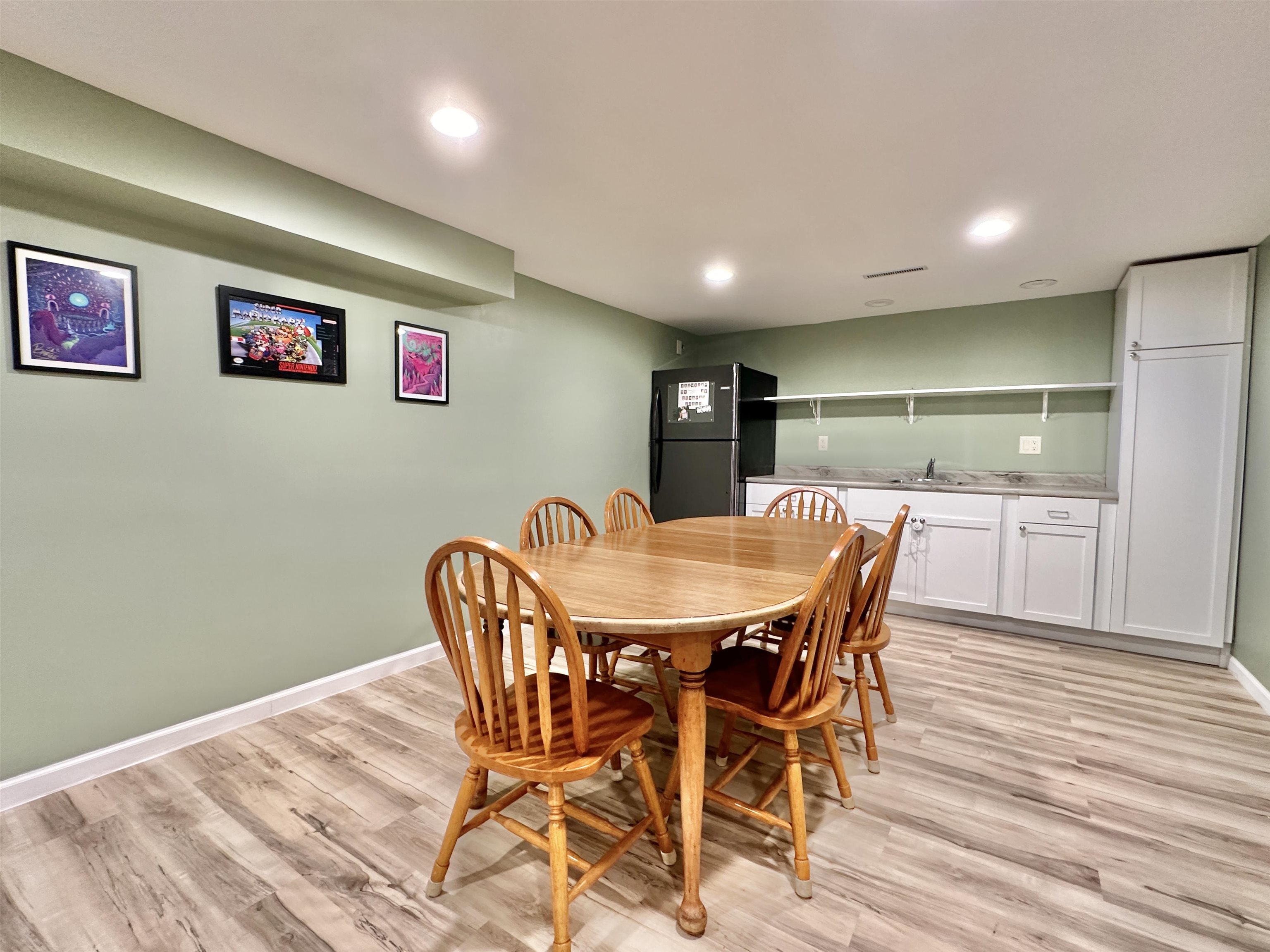 836 E Hart Road