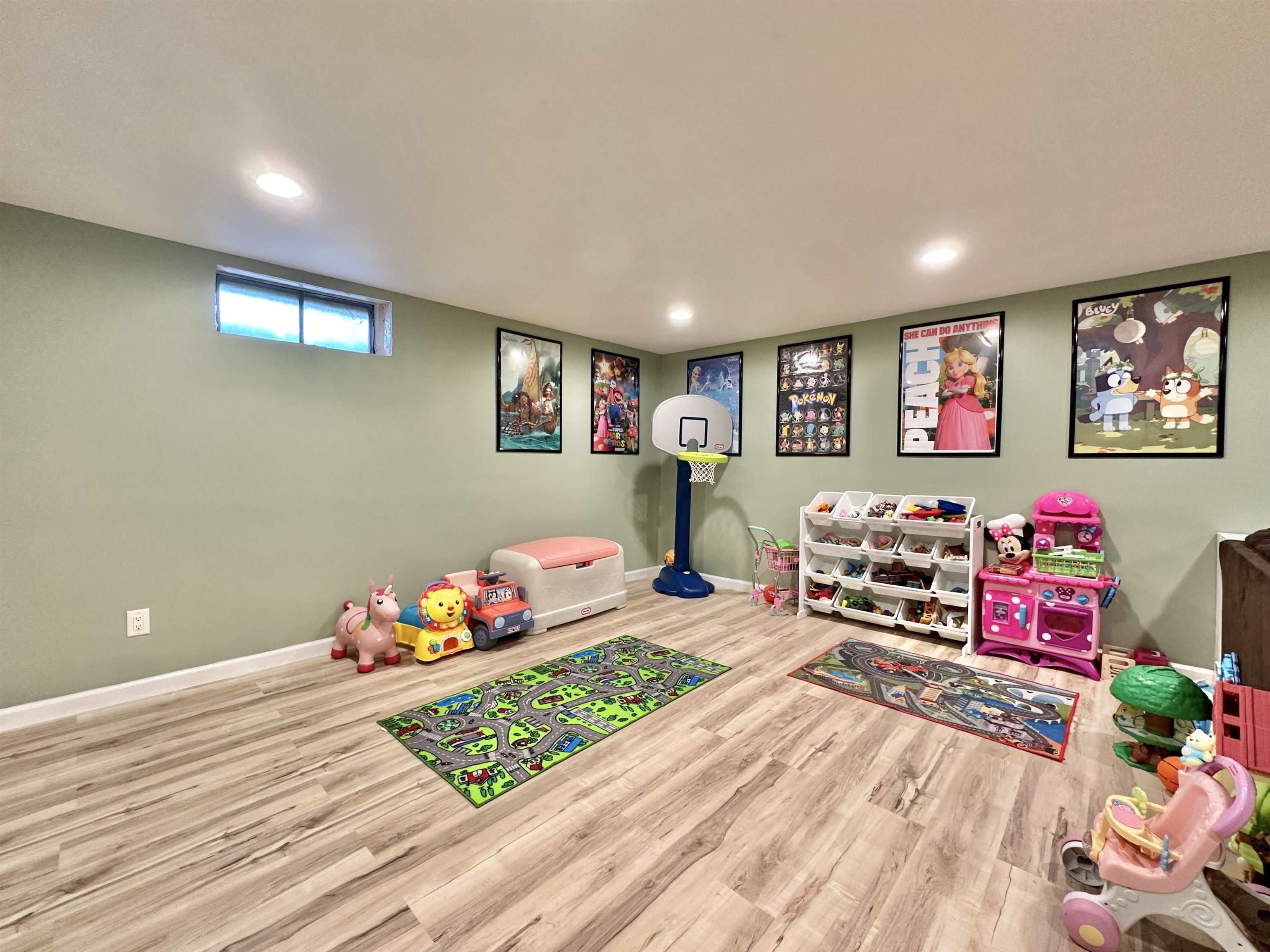 836 E Hart Road