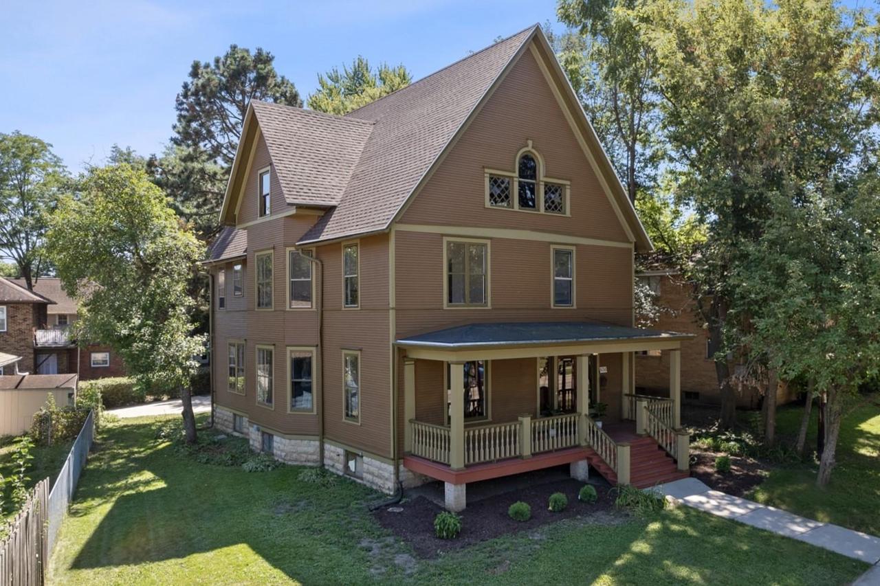 836 East Milwaukee Street