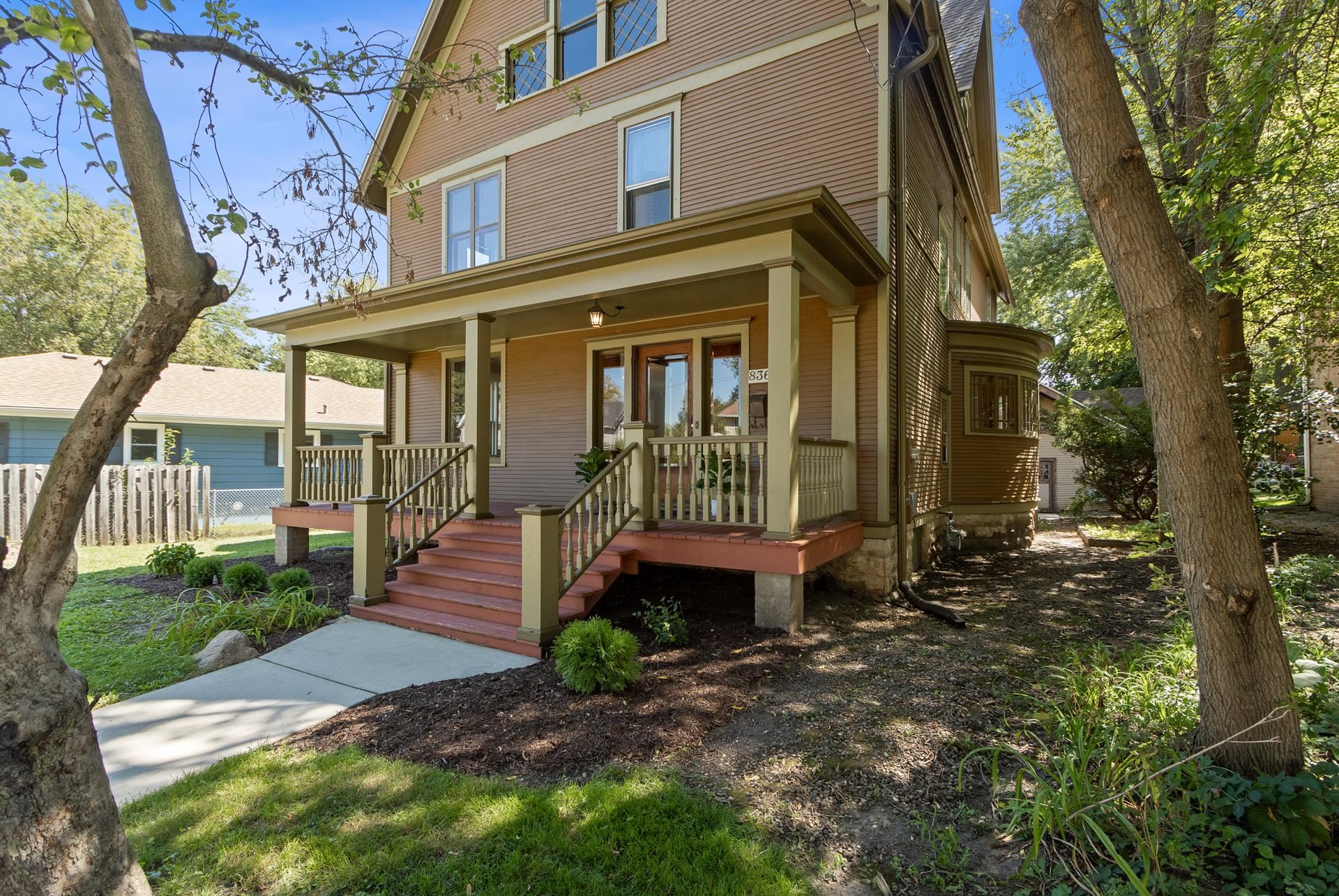 836 E Milwaukee Street