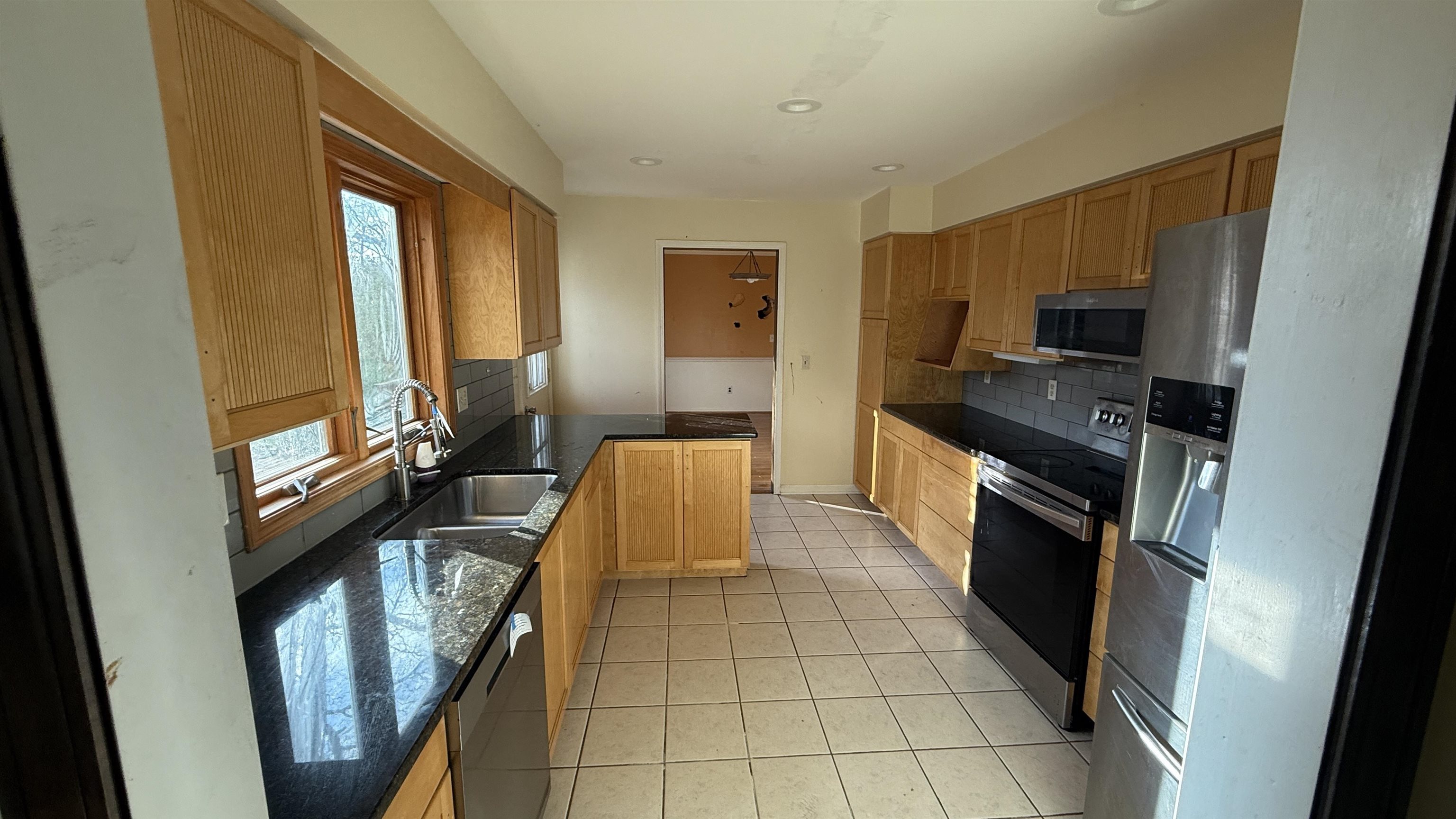 2403 W Hickory Court