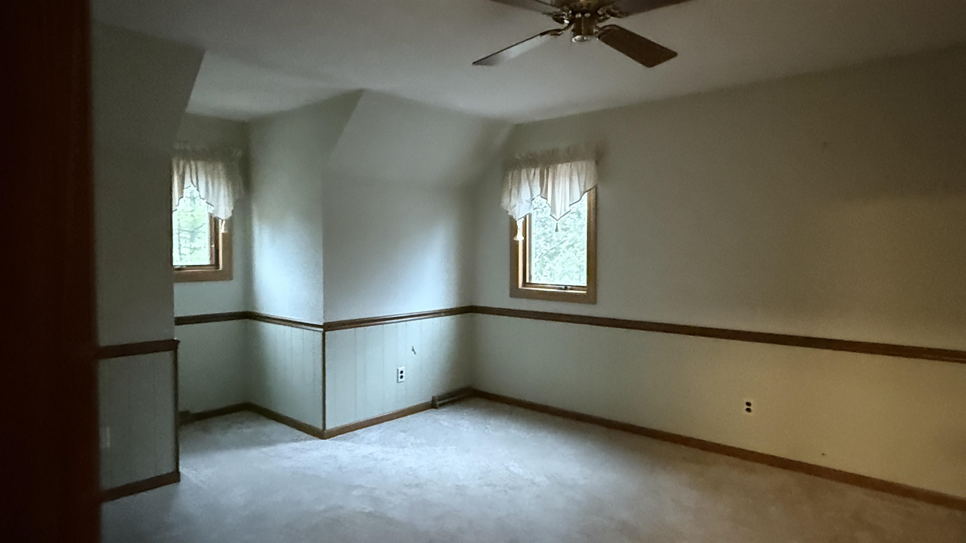 2403 W Hickory Court