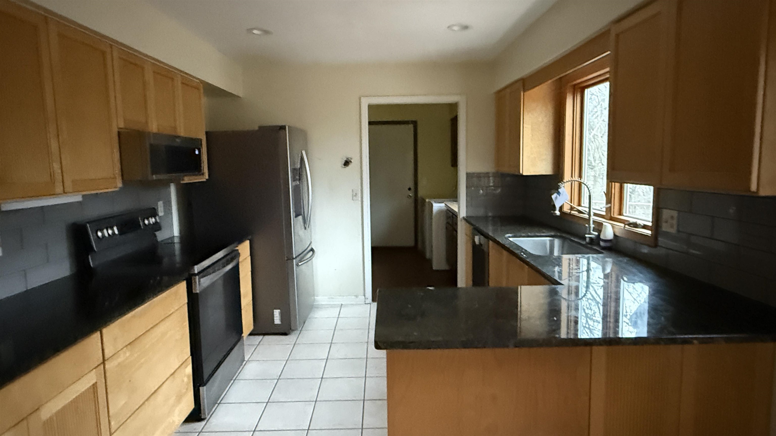 2403 W Hickory Court