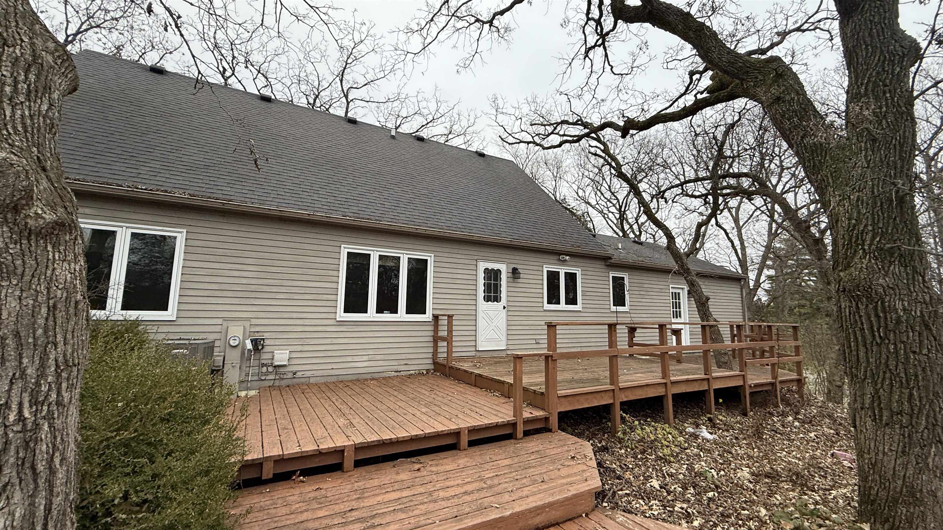2403 W Hickory Court