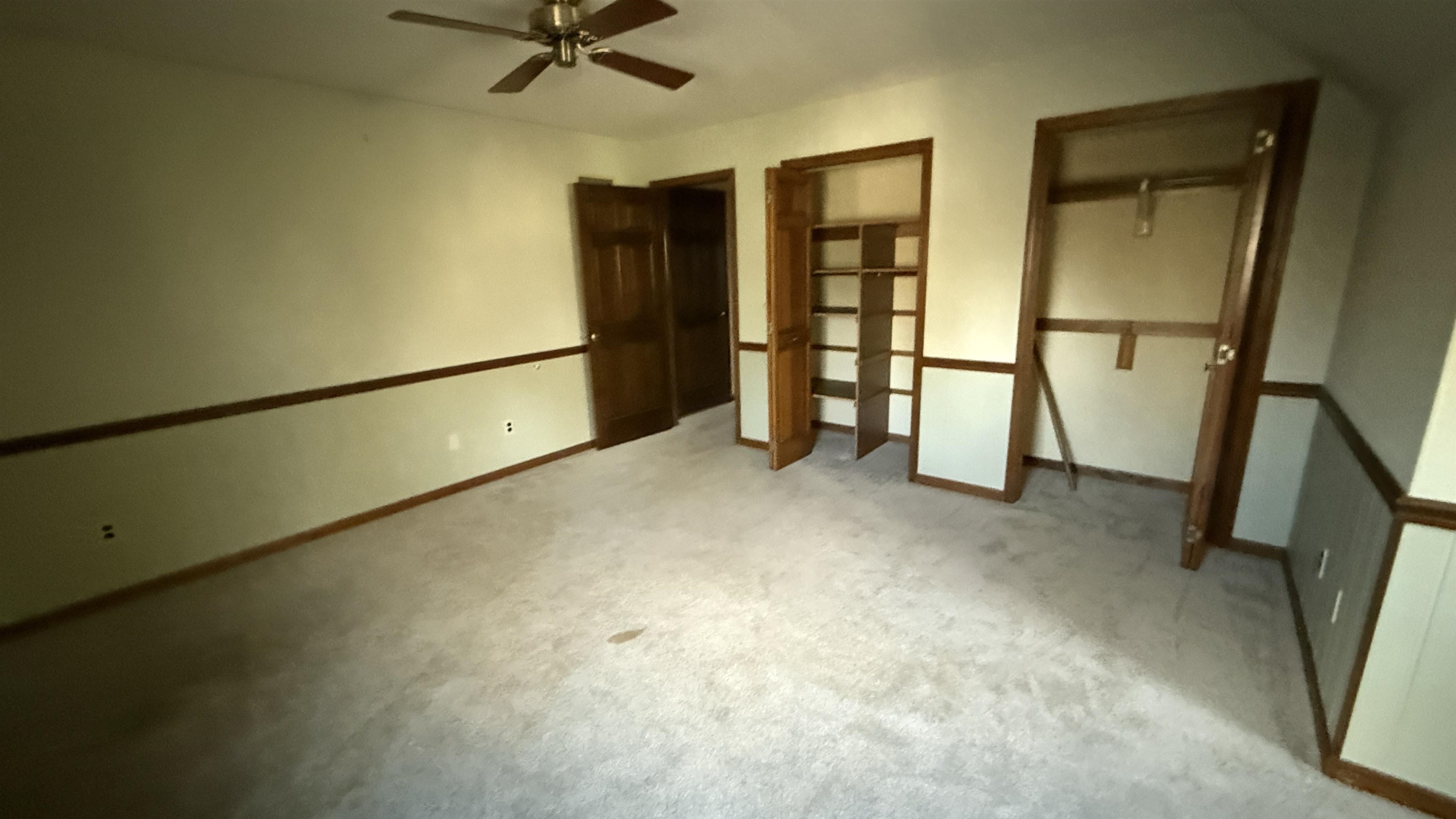 2403 W Hickory Court