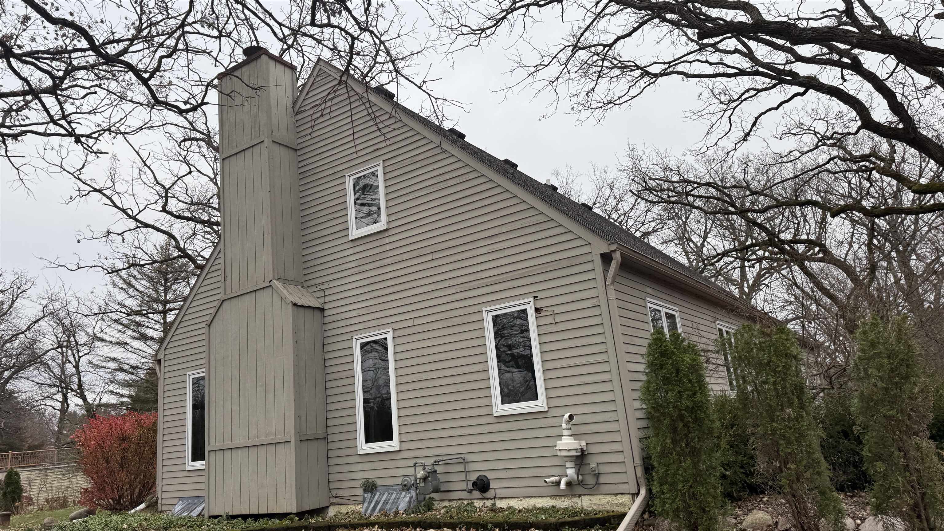 2403 W Hickory Court