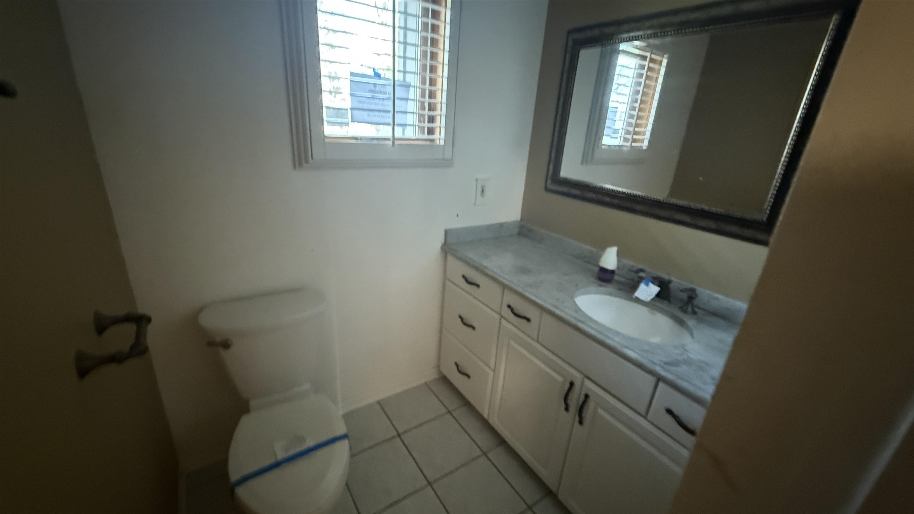 2403 W Hickory Court