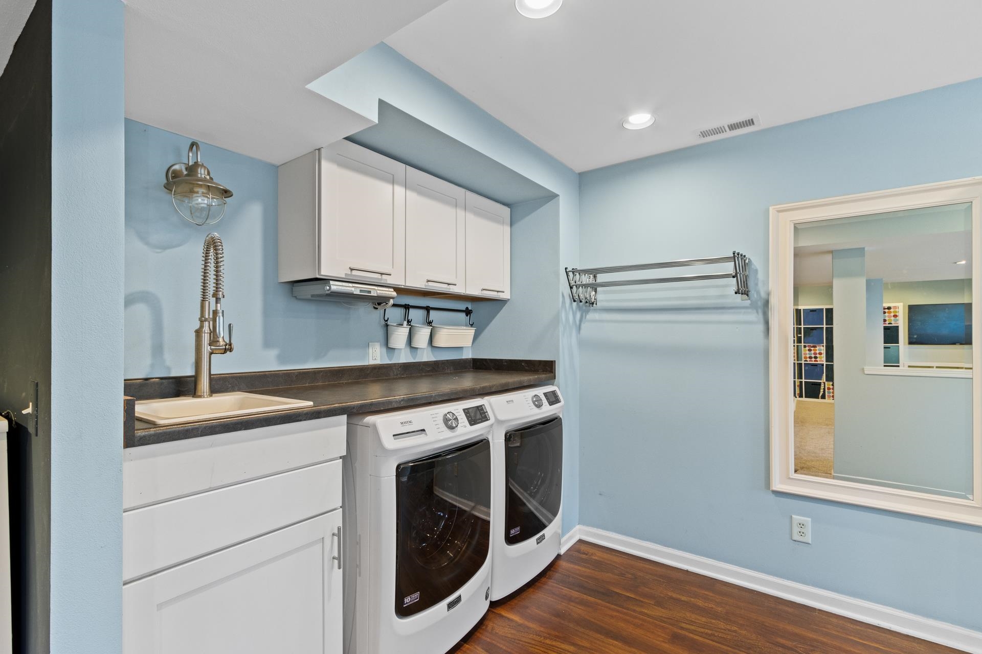 1706 E Breckenridge Lane