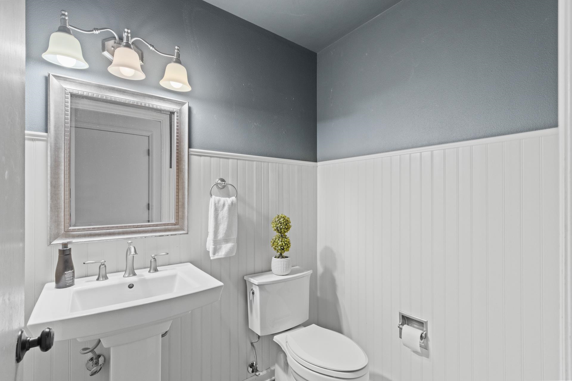 1706 E Breckenridge Lane