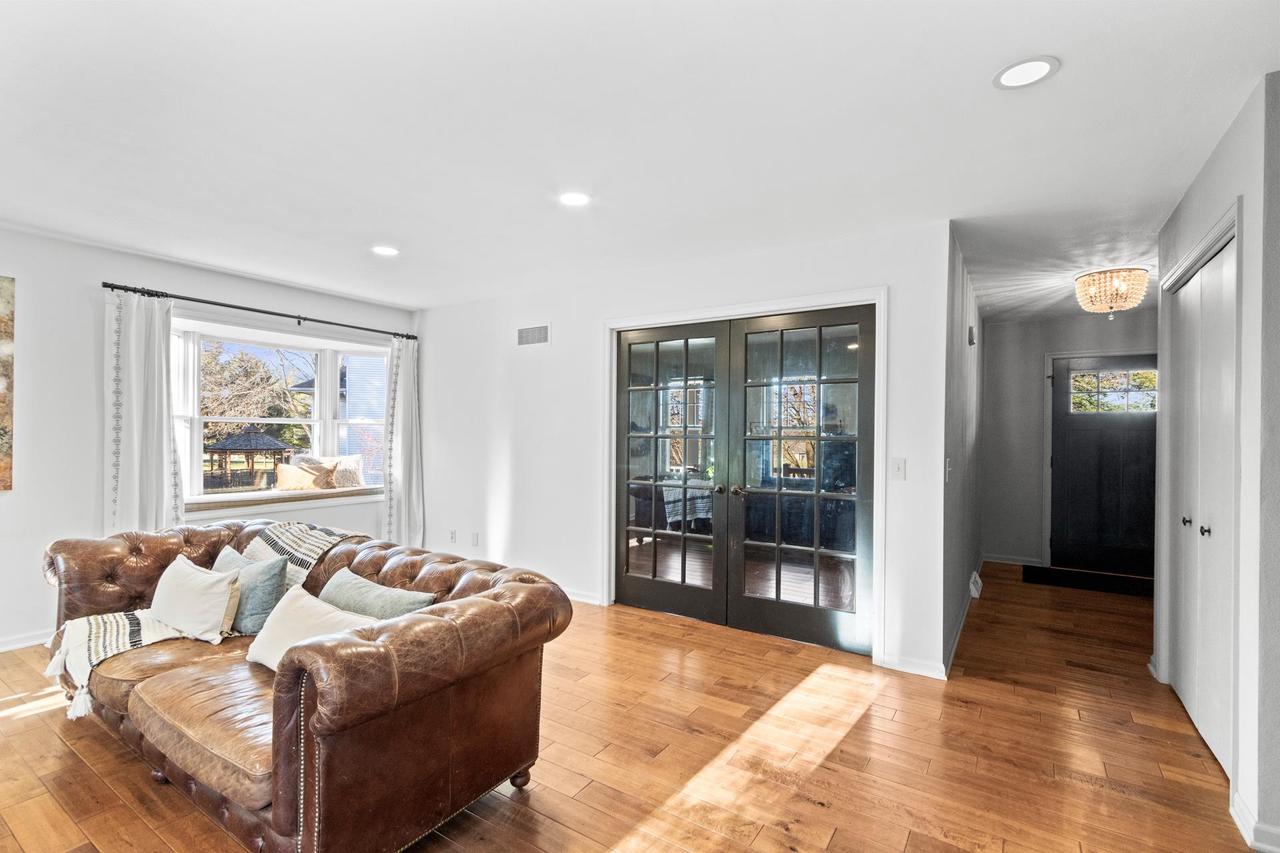 1706 East Breckenridge Lane