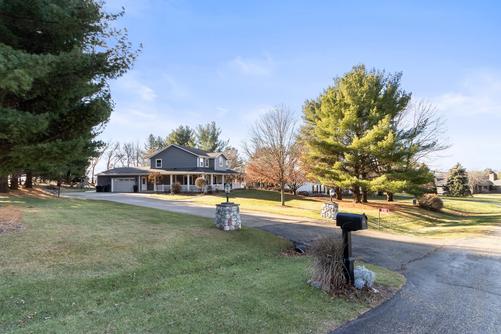 1706 E Breckenridge Lane