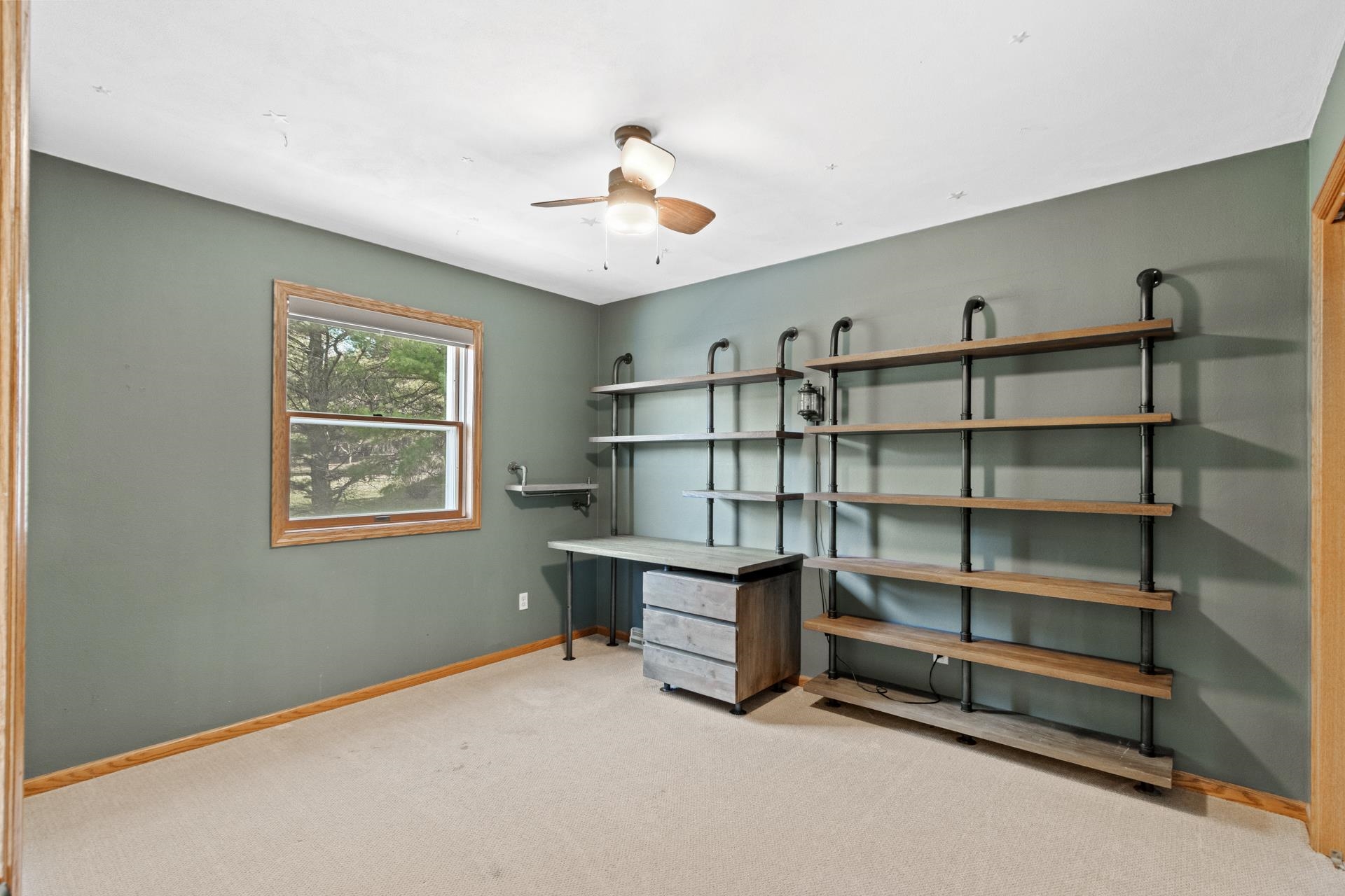 1706 E Breckenridge Lane