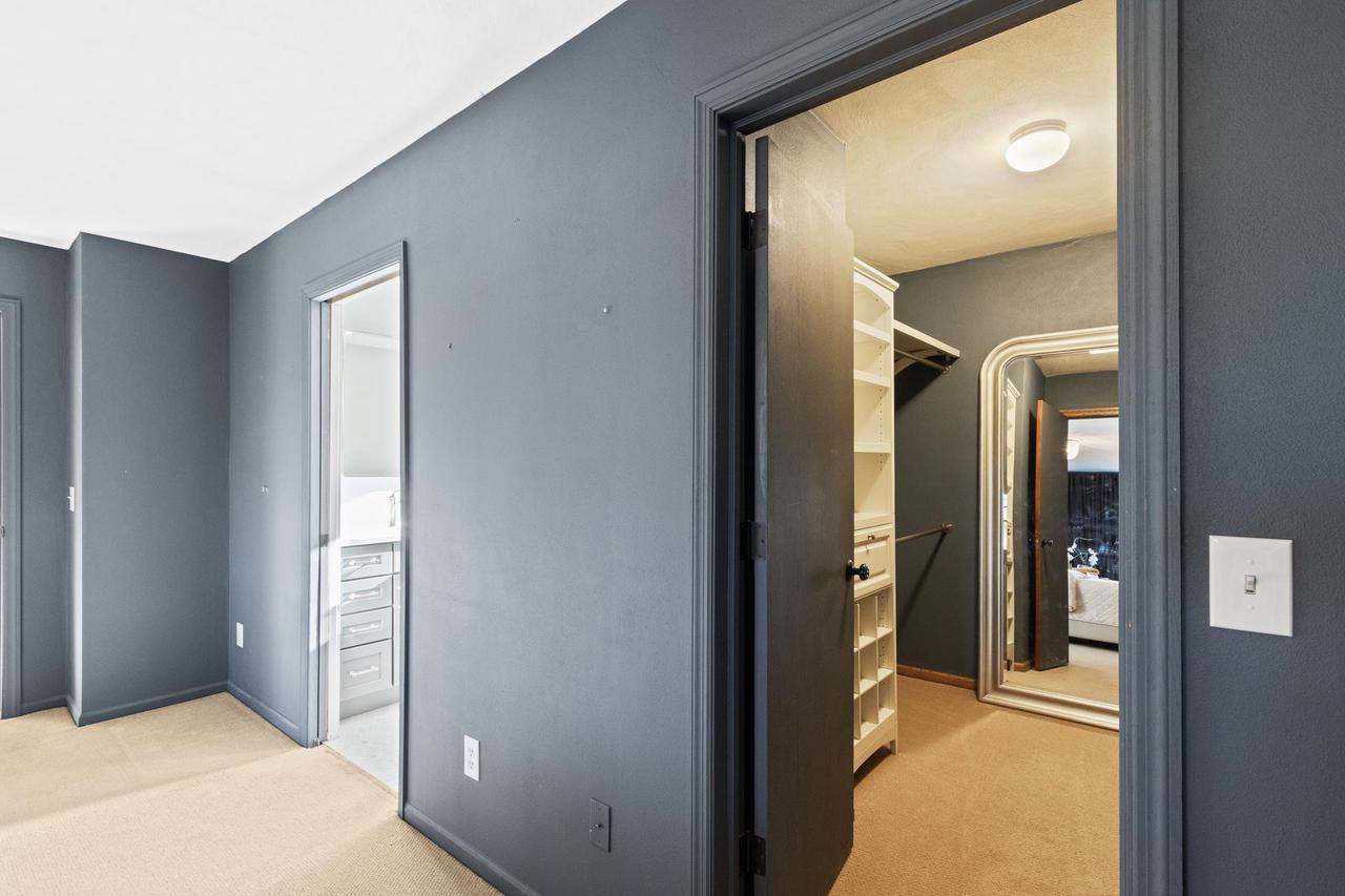 1706 East Breckenridge Lane