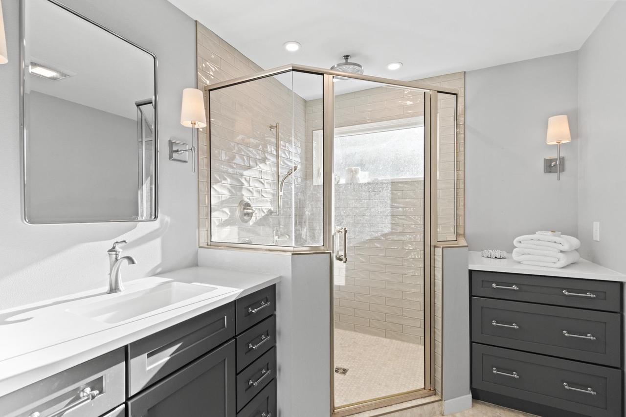 1706 East Breckenridge Lane