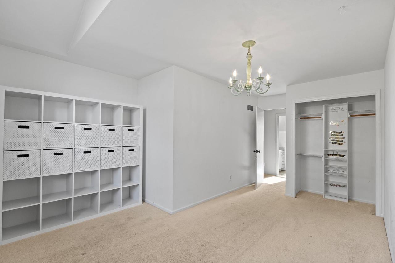 1706 East Breckenridge Lane