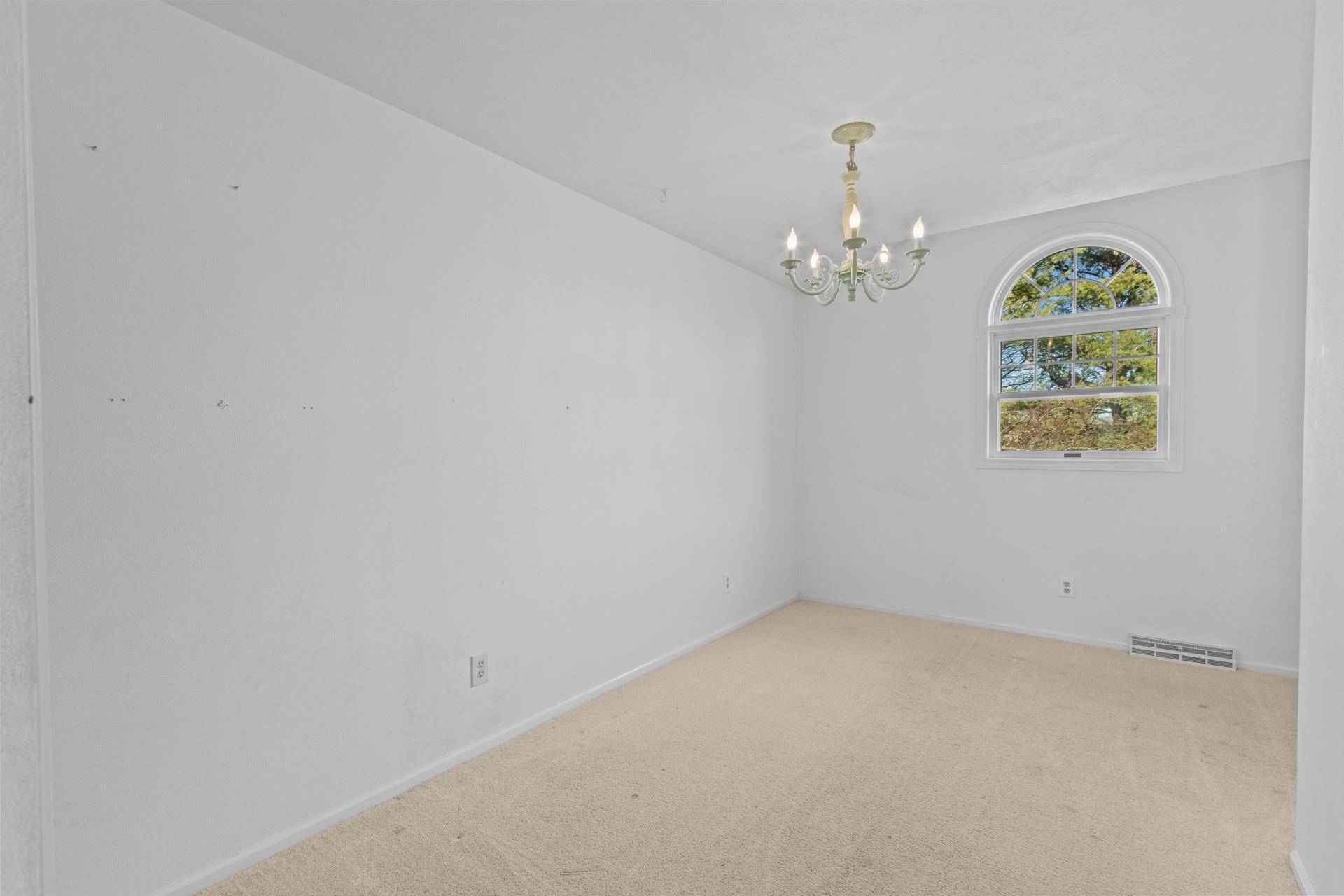 1706 E Breckenridge Lane