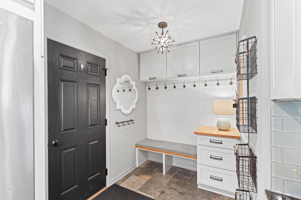 1706 East Breckenridge Lane