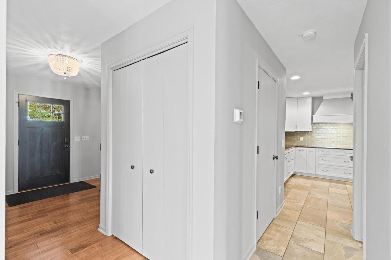 1706 East Breckenridge Lane