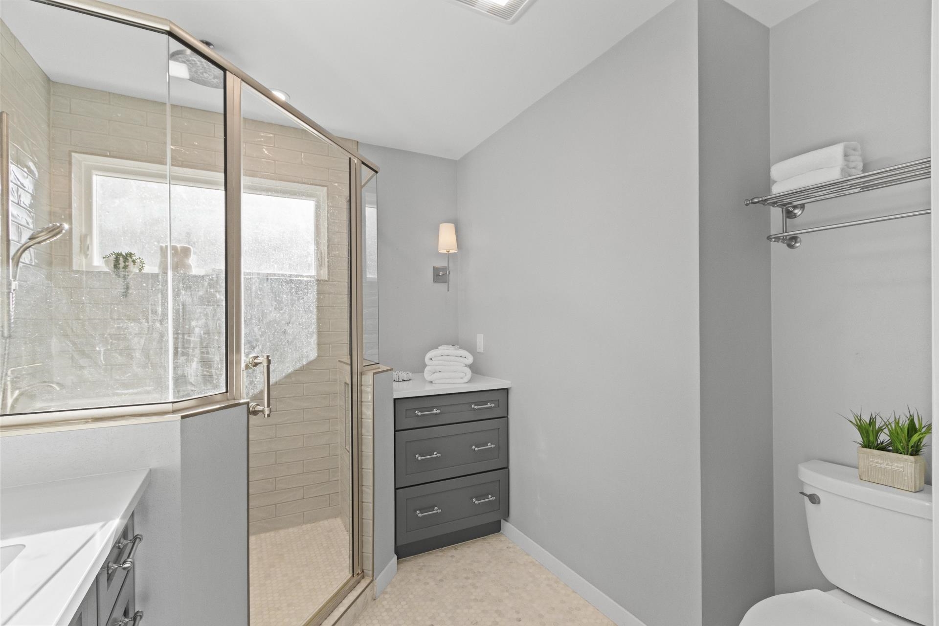 1706 E Breckenridge Lane