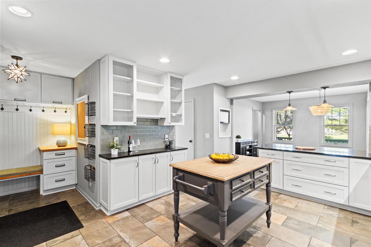 1706 East Breckenridge Lane