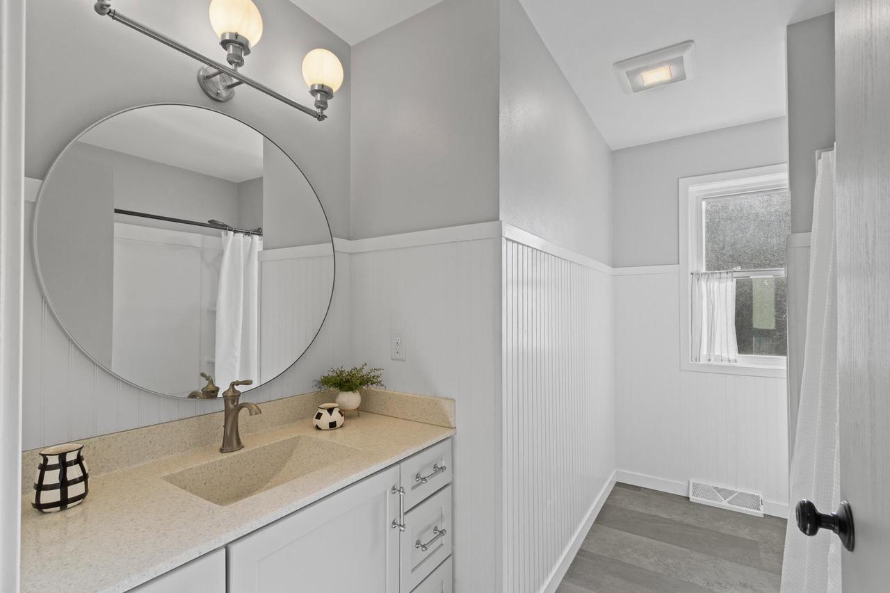 1706 East Breckenridge Lane