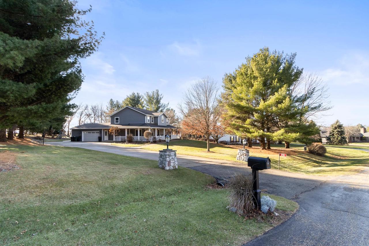 1706 East Breckenridge Lane