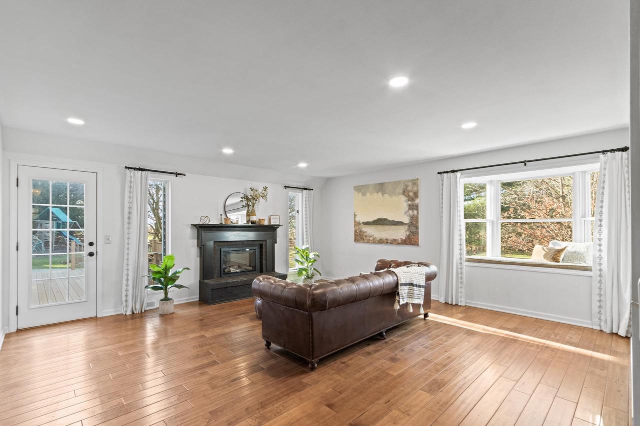 1706 East Breckenridge Lane