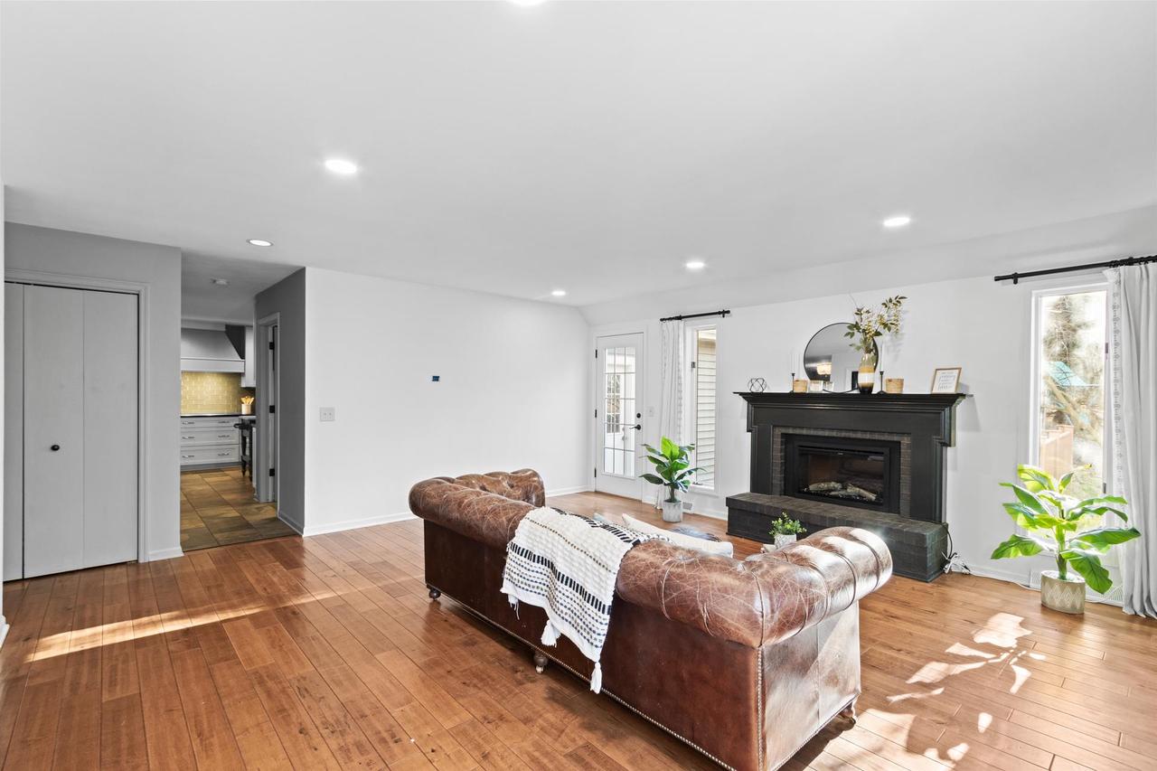 1706 East Breckenridge Lane