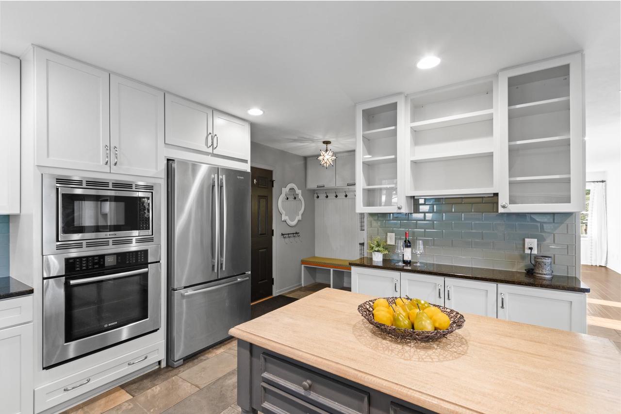 1706 East Breckenridge Lane