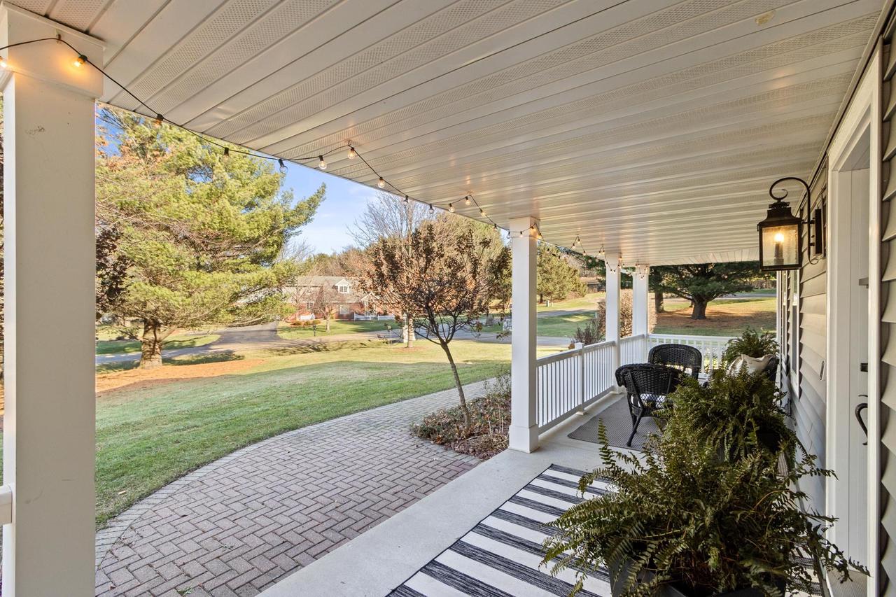 1706 East Breckenridge Lane