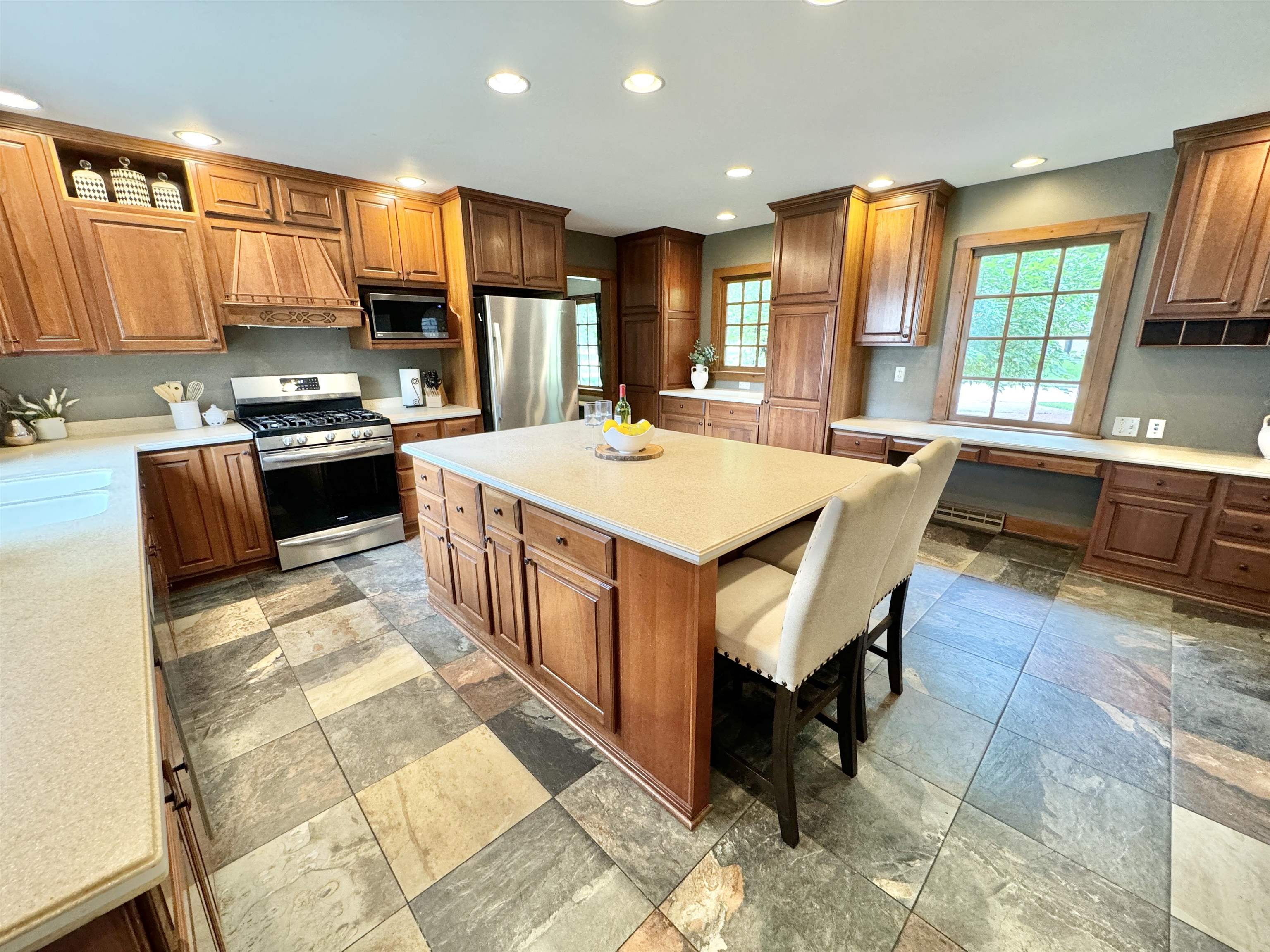 2626 Cherokee Road