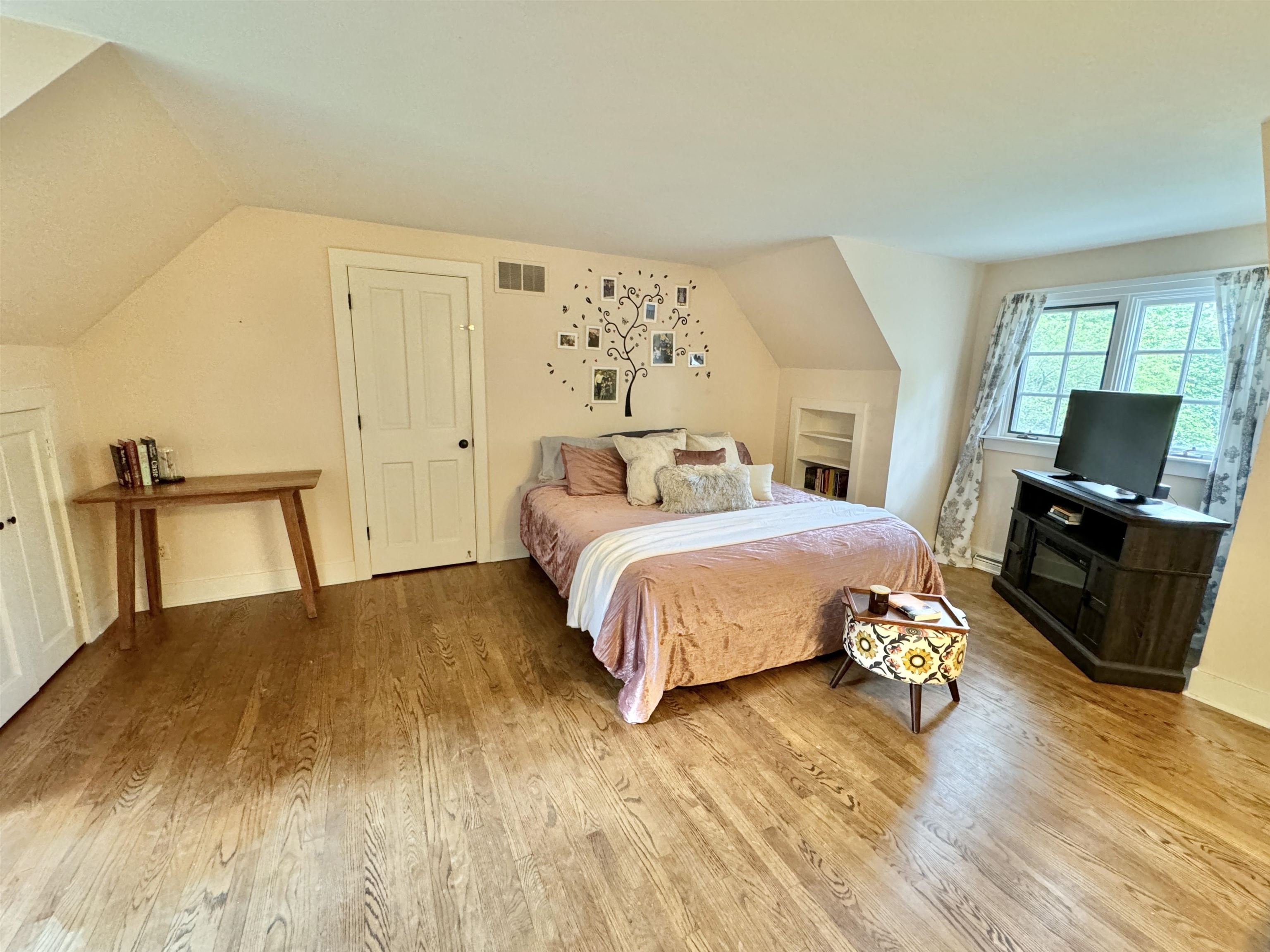 2626 Cherokee Road