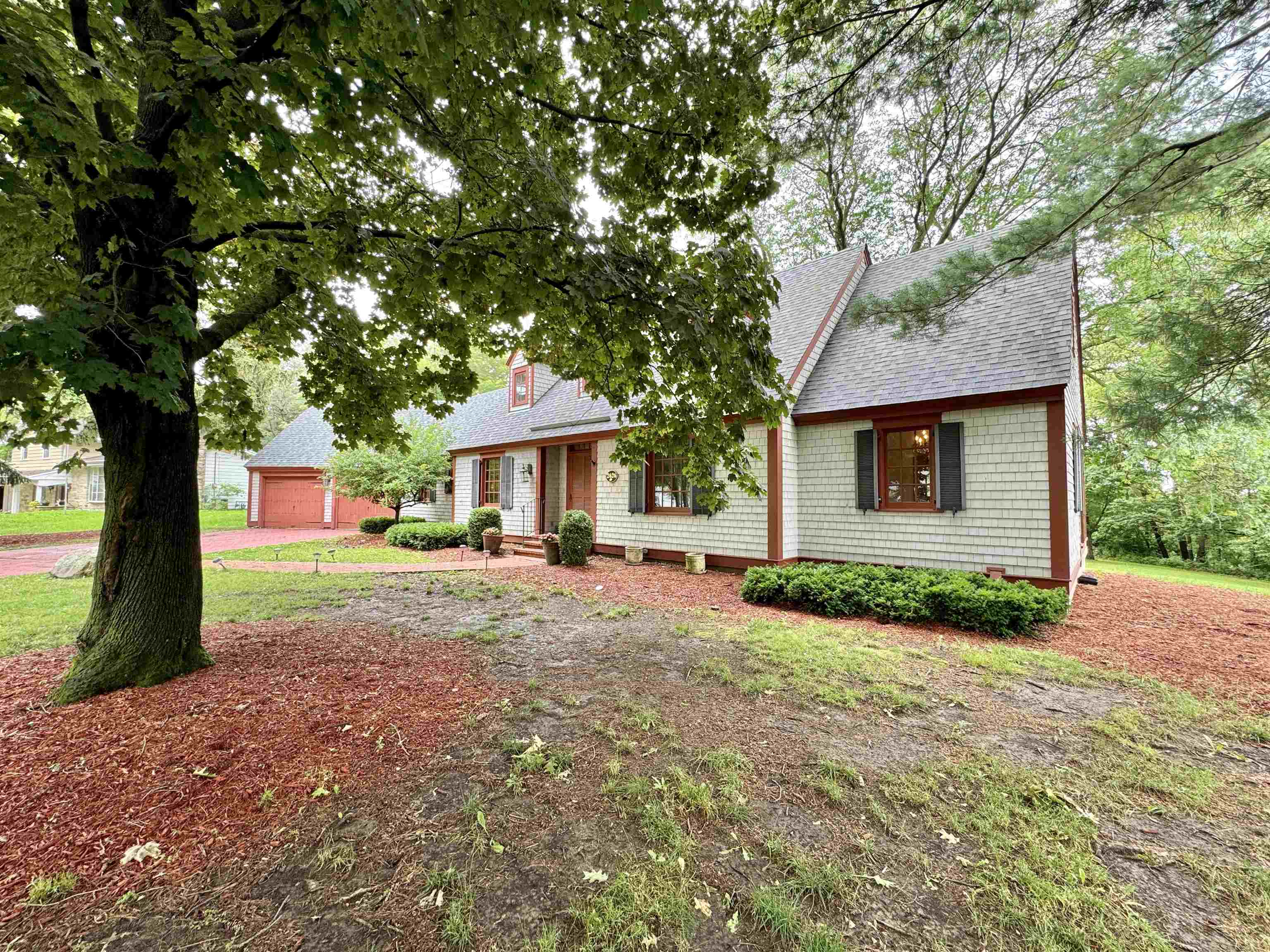 2626 Cherokee Road